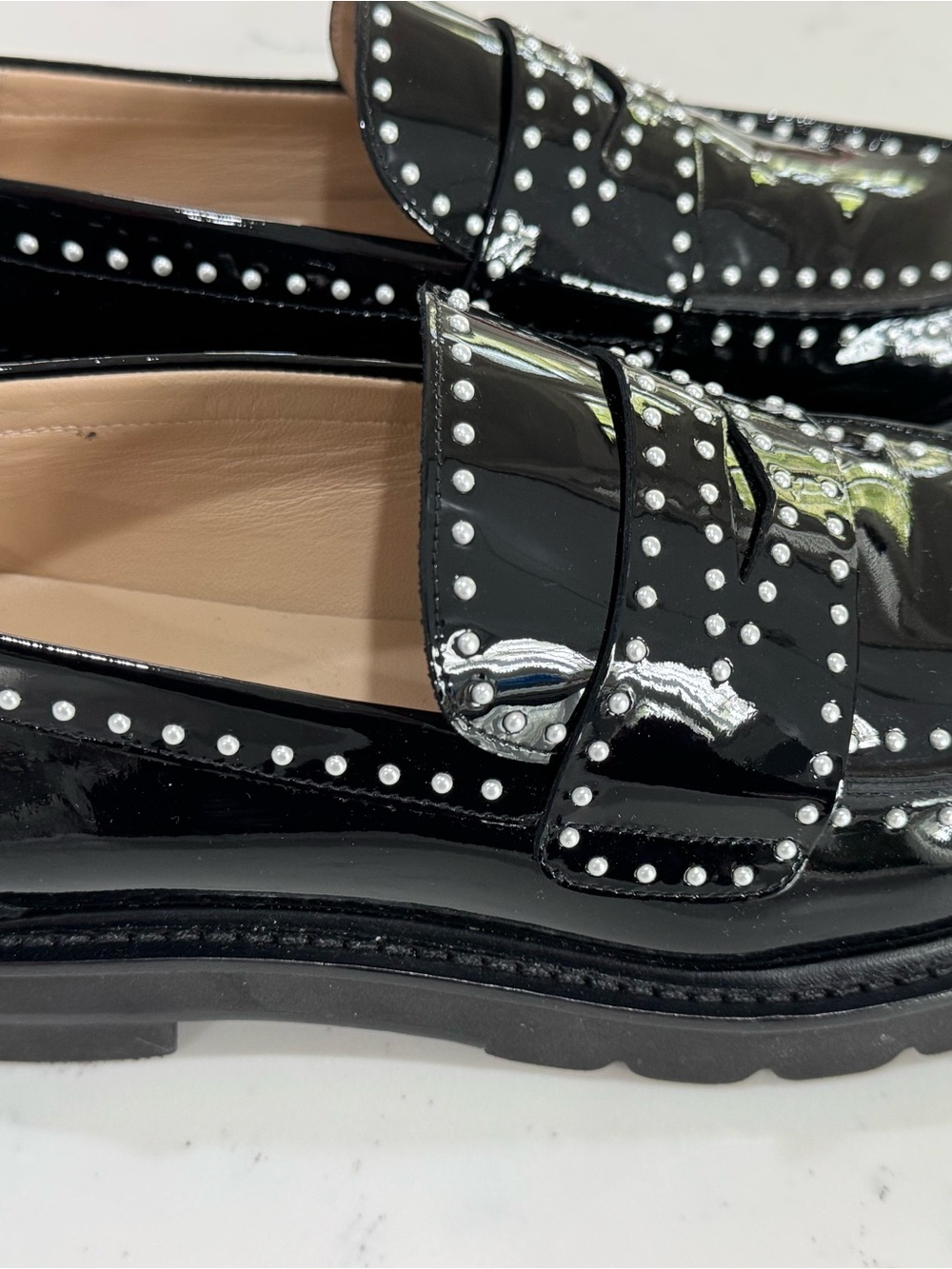 Stuart Weitzman Parker Lift Black Patent Leather Mini Pearl Loafers Size 7.5 - Picture 6 of 7